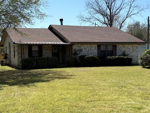 32 County Road 4784, Sulphur Springs, TX 75482