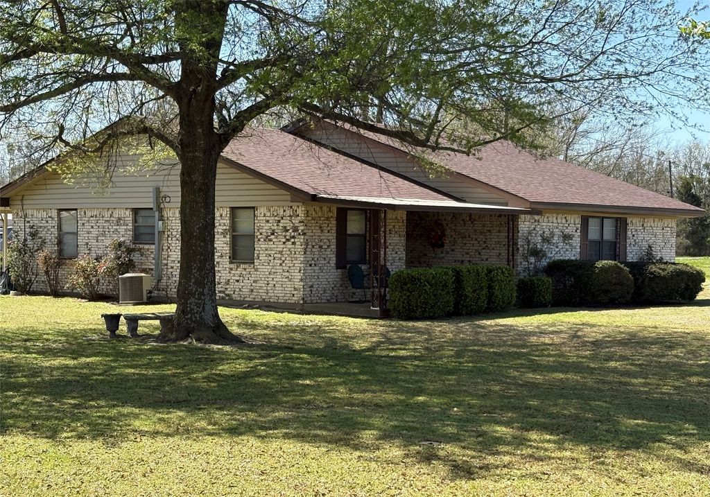 32 County Road 4784, Sulphur Springs, TX 75482