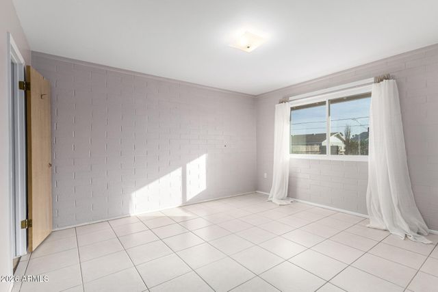 10541 W SNEAD Drive, Sun City, AZ 85351