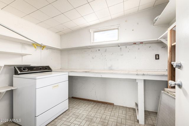 10541 W SNEAD Drive, Sun City, AZ 85351