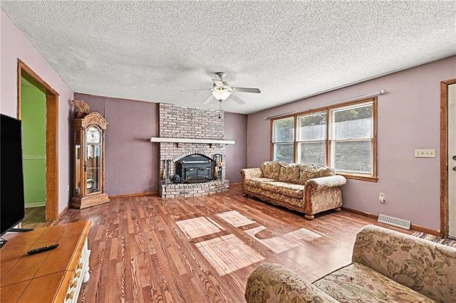 11238 Deer Haven Lane, Excelsior Springs, MO 64024