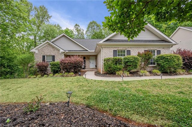 7704 Perthshire Drive, Oak Ridge, NC 27310