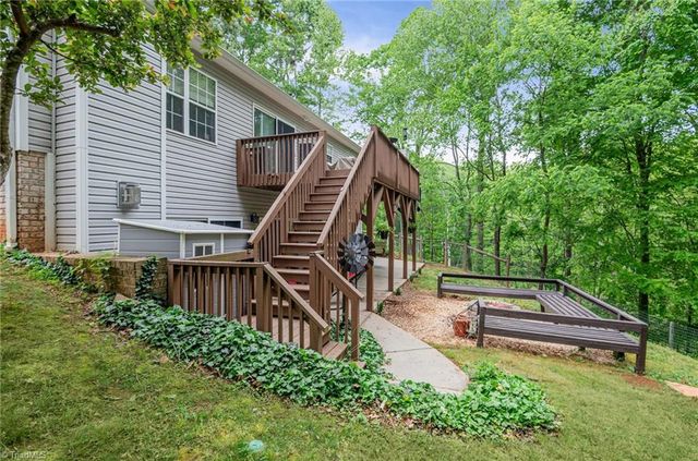 7704 Perthshire Drive, Oak Ridge, NC 27310