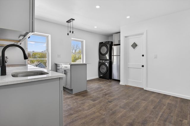 142 Winslow Ave 3, Norwood, MA 02062