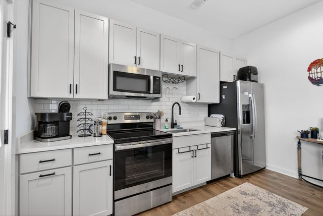 218 Hart St, Nashville, TN 37210