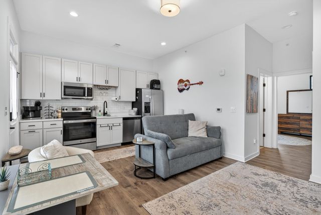 218 Hart St, Nashville, TN 37210