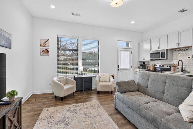 218 Hart St, Nashville, TN 37210