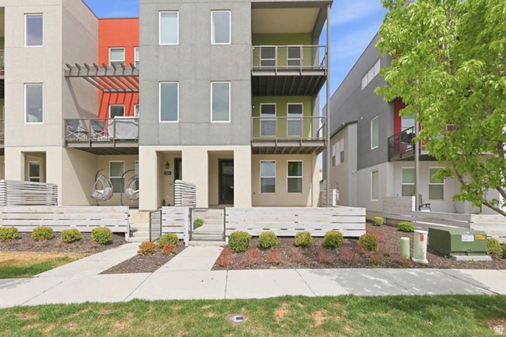 5318 W CANARY GRASS WAY, South Jordan, UT 84009
