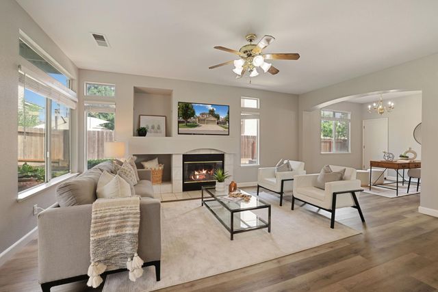 1049 Zumstein Drive, Ripon, CA 95366