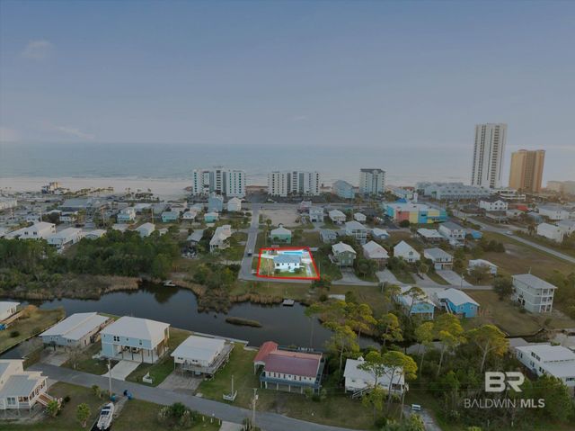 205 W 3rd Street, Gulf Shores, AL 36542