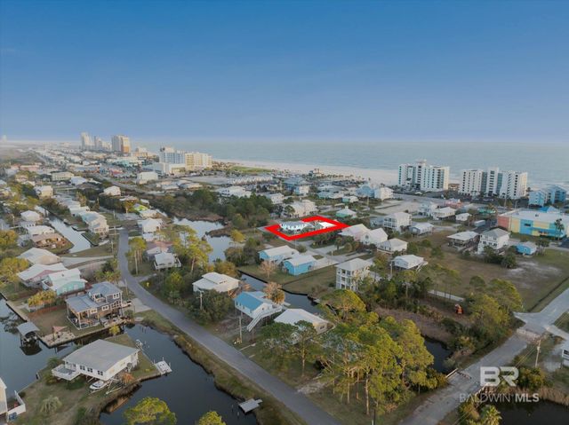 205 W 3rd Street, Gulf Shores, AL 36542