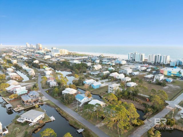 205 W 3rd Street, Gulf Shores, AL 36542