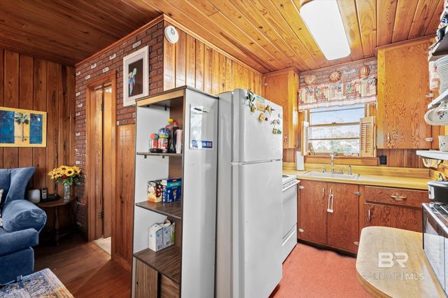 205 W 3rd Street, Gulf Shores, AL 36542