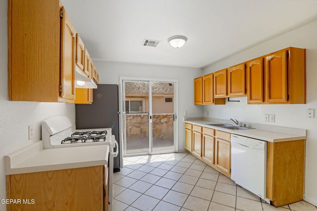 12504 JON EVANS Drive, El Paso, TX 79938