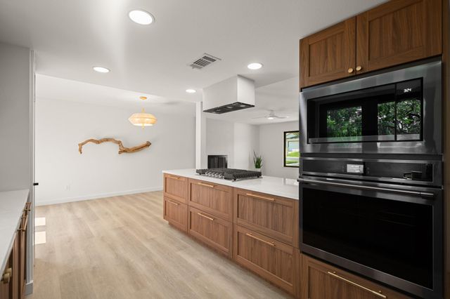 3809 Eton LN, Austin, TX 78727