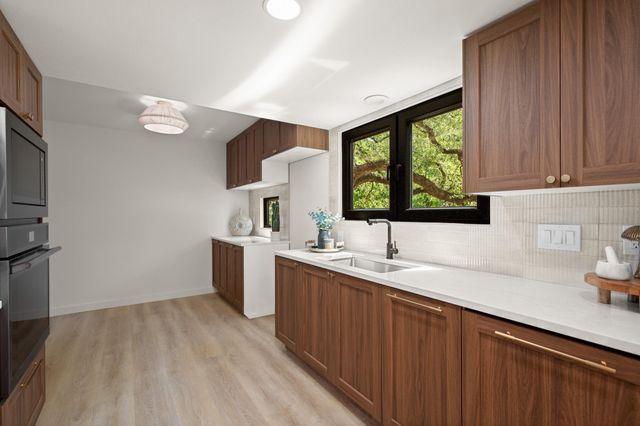 3809 Eton LN, Austin, TX 78727