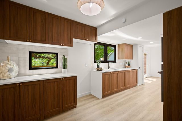 3809 Eton LN, Austin, TX 78727