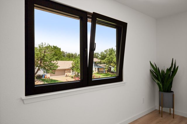 3809 Eton LN, Austin, TX 78727