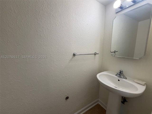 8950 SW 69th Ct 220, Pinecrest, FL 33156