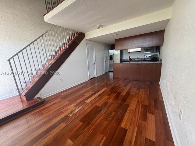 8950 SW 69th Ct 220, Pinecrest, FL 33156