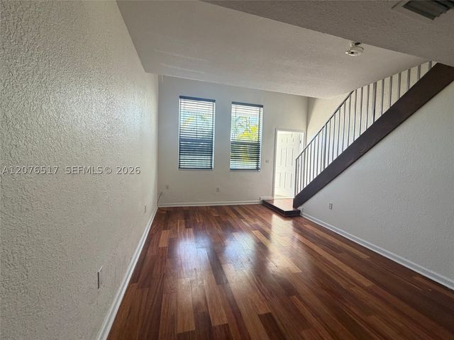 8950 SW 69th Ct 220, Pinecrest, FL 33156