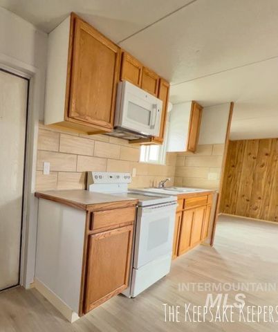 340 E 8th N 7, Mountain Home, ID 83647