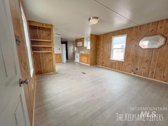 340 E 8th N 7, Mountain Home, ID 83647