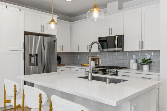 3266 Vestra Way, Carlsbad, CA 92010