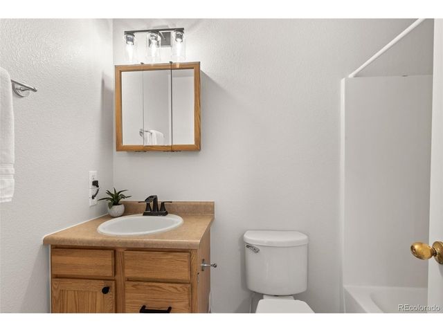879 S Newton St, Denver, CO 80219