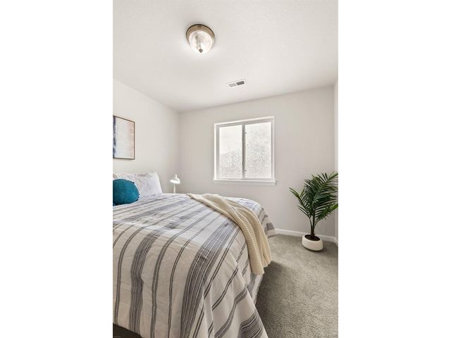 879 S Newton St, Denver, CO 80219