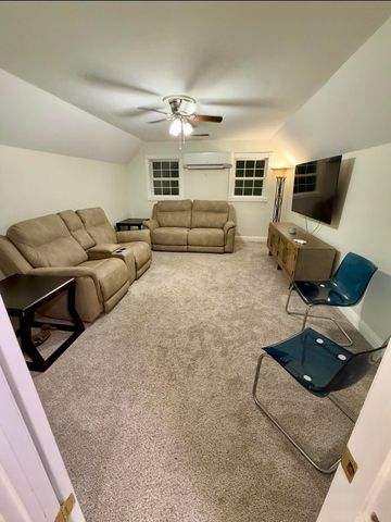 429 Whitehall CIR, Paris, TN 38242