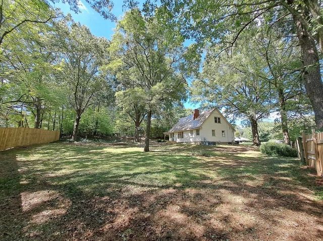 429 Whitehall CIR, Paris, TN 38242