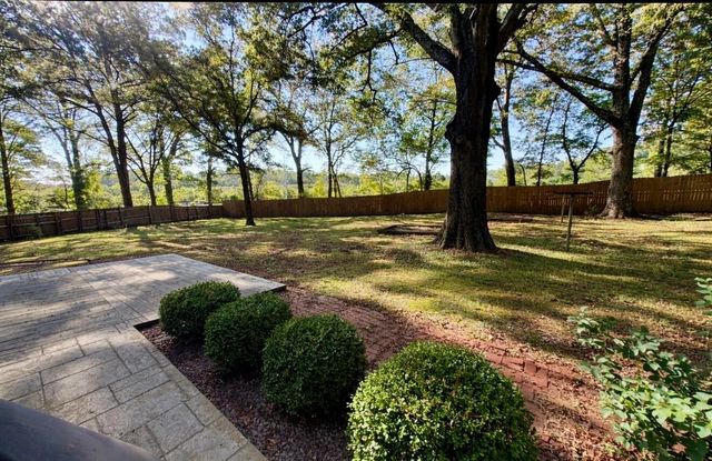 429 Whitehall CIR, Paris, TN 38242