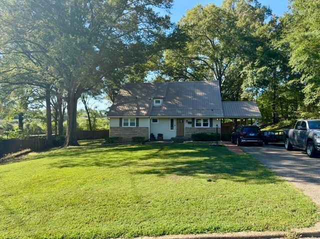 429 Whitehall CIR, Paris, TN 38242