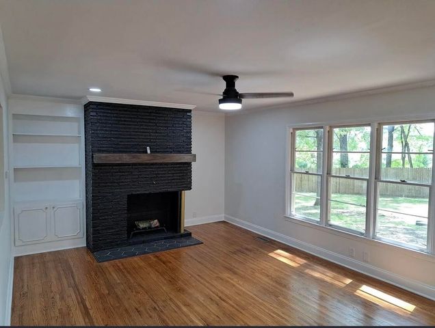 429 Whitehall CIR, Paris, TN 38242