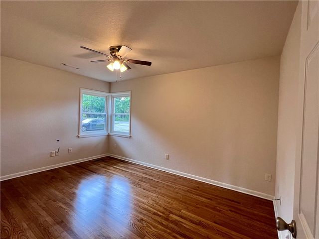 1666 N Oakland Avenue, Fayetteville, AR 72703