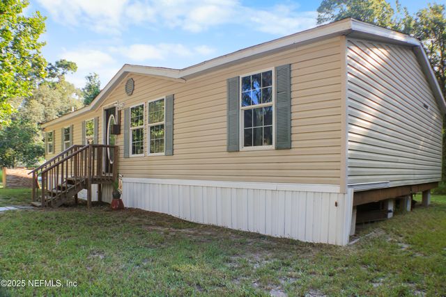 100 HEIDT Lane, Palatka, FL 32177