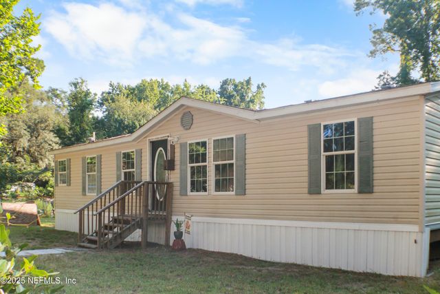 100 HEIDT Lane, Palatka, FL 32177