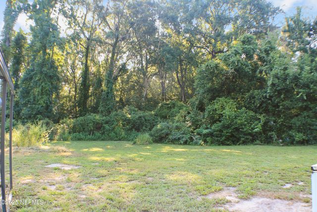 100 HEIDT Lane, Palatka, FL 32177