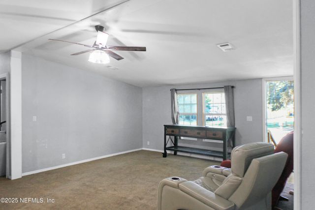 100 HEIDT Lane, Palatka, FL 32177