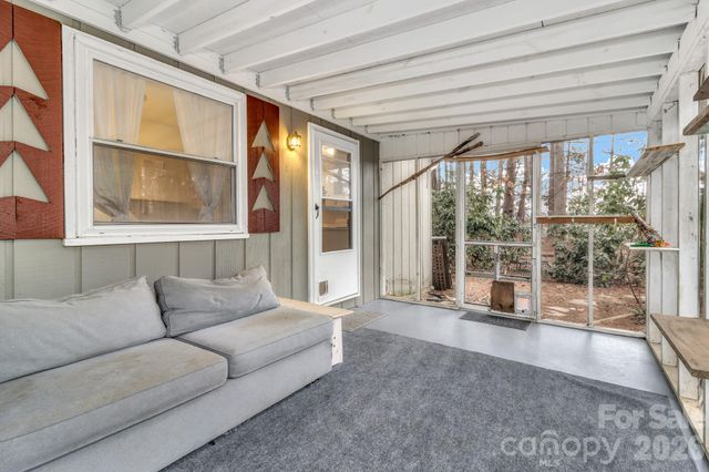 18 Leisure Mountain Road, Asheville, NC 28804