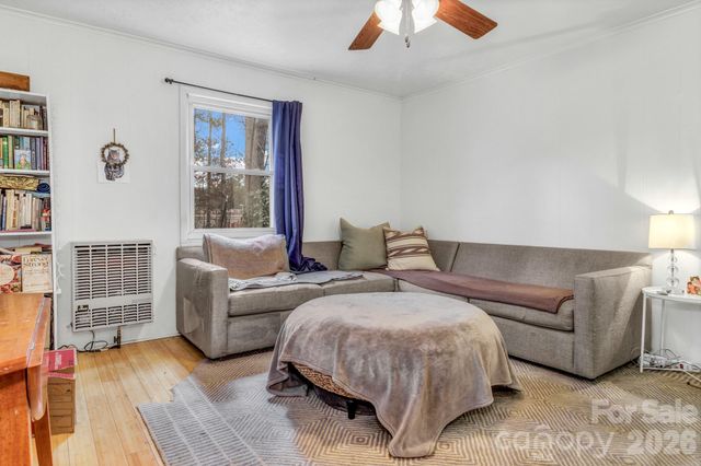 18 Leisure Mountain Road, Asheville, NC 28804