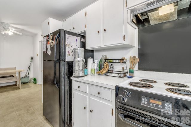 18 Leisure Mountain Road, Asheville, NC 28804