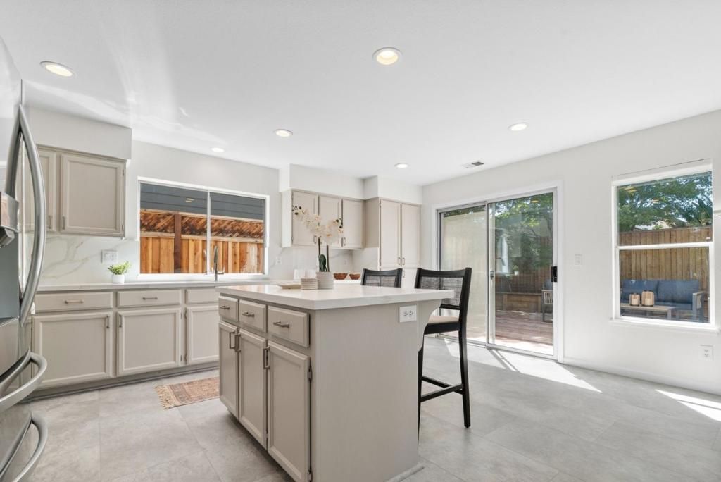 Image 10 of property listing at 1568 Corte De Pearson, San Jose, CA 95124