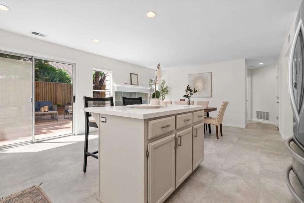 Image 11 of property listing at 1568 Corte De Pearson, San Jose, CA 95124