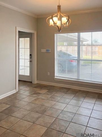 18116 Lake Indigo Dr, Baton Rouge, LA 70817