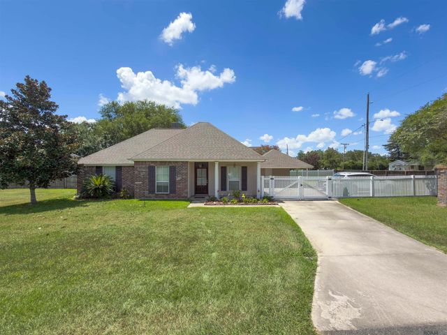 18116 Lake Indigo Dr, Baton Rouge, LA 70817