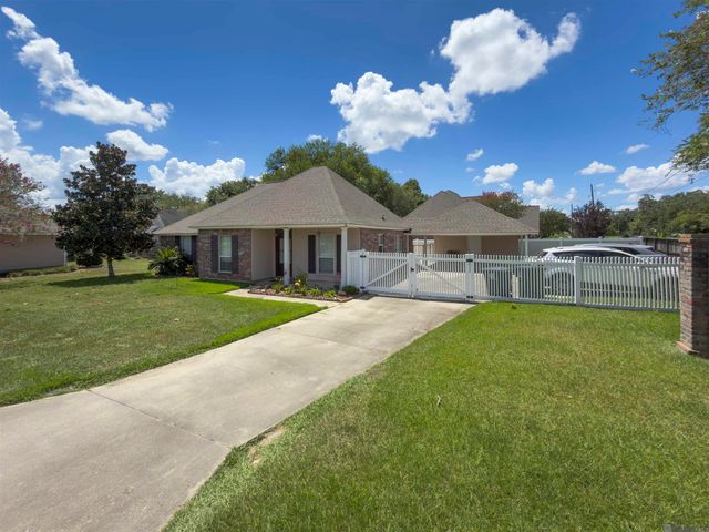 18116 Lake Indigo Dr, Baton Rouge, LA 70817