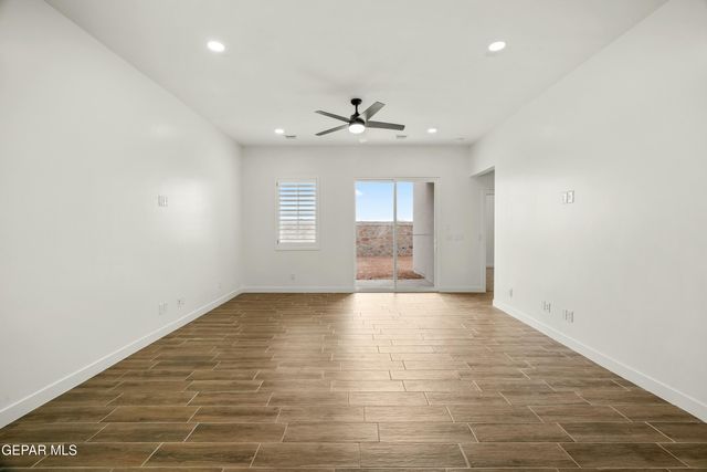 700 Paseo Del Agua Street, Horizon City, TX 79928