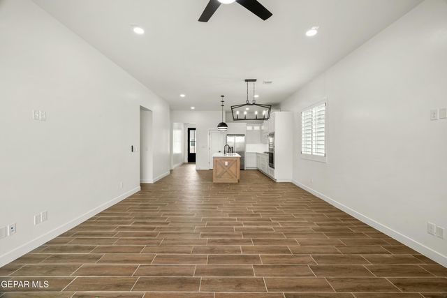 700 Paseo Del Agua Street, Horizon City, TX 79928